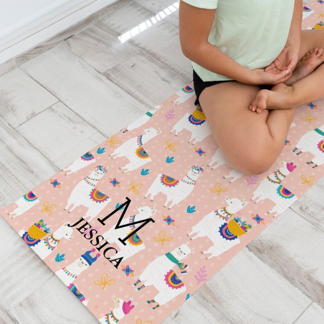 Llama Llama Niedlich Llama Pattern auf rosa Yogamatte (Take your yoga practice to a whole new level of cuteness! )