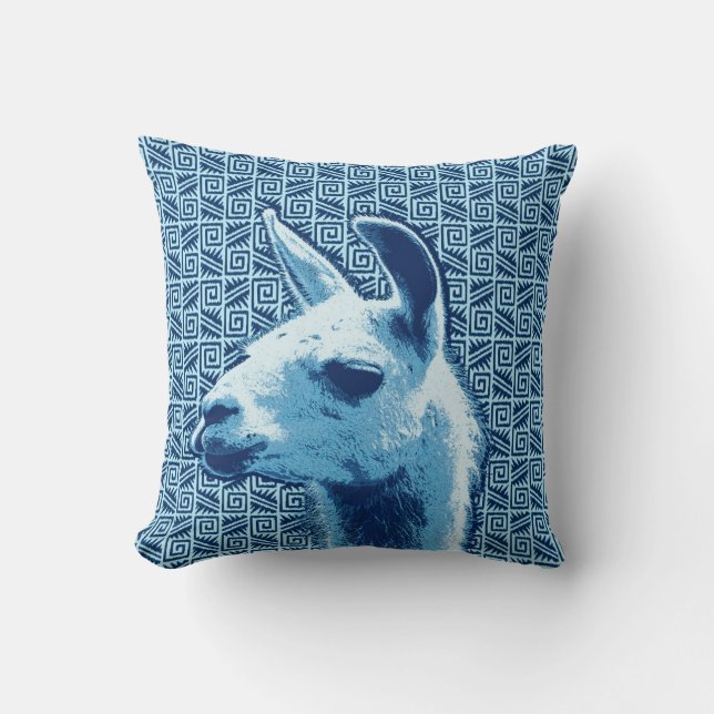 Llama Portrait auf Aztec Muster, Denim Blue Kissen (Vorderseite)