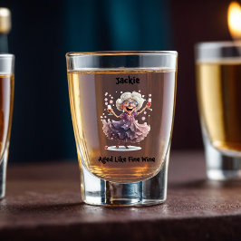 Lob für eine klassische Senior Lady Schnapsglas