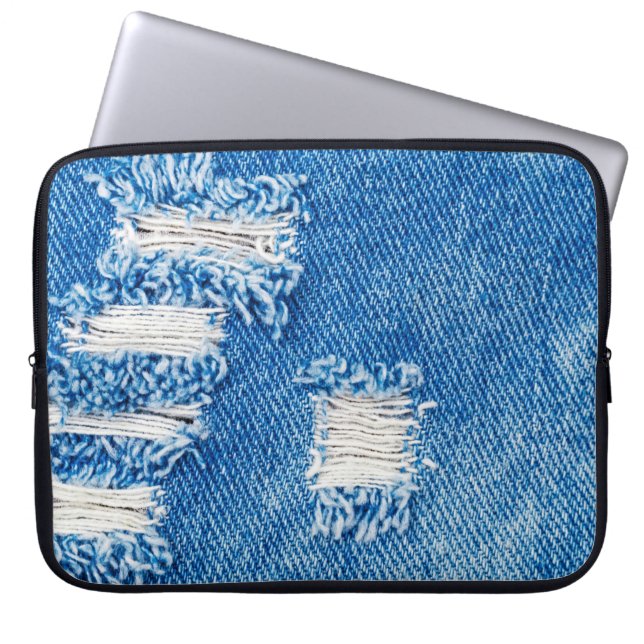 Loch auf Denim Jeans. Ripped Destroyed Torn Blue j Laptopschutzhülle (Vorderseite)