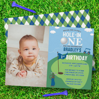 Loch in einem Golf 1. Geburtstag Foto Einladung