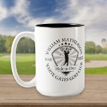 Loch in One Classic Personalisiert Stylish Zweifarbige Tasse<br><div class="desc">Mit einem altertümlichen Briefmarke Effekt klassisches Retro-Design,  Personalisieren Sie den Namen,  die Position Loch Nummer und Datum zu einem großen Golfkeepake zu schaffen,  um dieses fantastische Loch in einem zu feiern. Entwickelt von Thisisnotme©</div>