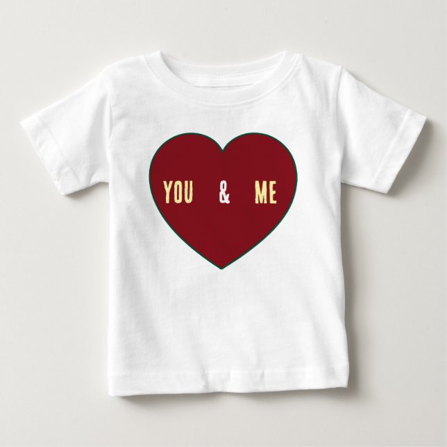 Locker sitzendes T-Shirt (Vorderseite)