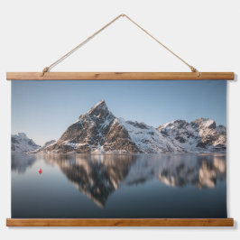 Lofoten Mountain Wandteppich Mit Holzrahmen