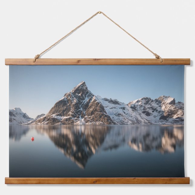 Lofoten Mountain Wandteppich Mit Holzrahmen (Vorne)