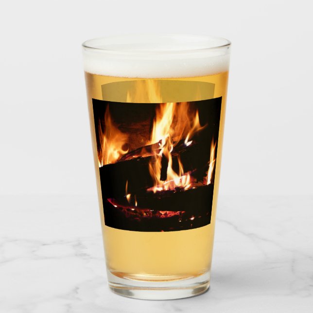 Loggt sich in der Feuer-Feuer-Fotografie ein Glas (Rückseite (gefüllt))