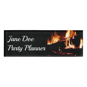 Loggt sich in der Feuer-Feuer-Fotografie ein Namenschild