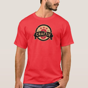 Logo auf rotem T - Shirt