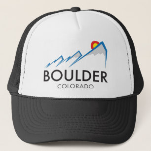 Logo Boulders Colorado Flatirons auf hellem Kleid Truckerkappe