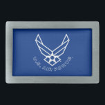 Logo der Luftwaffe - Blau Rechteckige Gürtelschnalle<br><div class="desc">Dieses Design zeichnet sich durch das ikonische Air Force Logo-Set vor einem auffallend blauen Hintergrund aus. Das gepflegte und patriotische Aussehen verkörpert die Ehre,  den Stolz und die Tradition der United Staaten Air Force und eignet sich somit hervorragend für die Unterstützung und Anerkennung des Militärdienstes.</div>