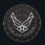 Logo der Luftwaffe - Schwarz Dartscheibe<br><div class="desc">Dieses Design zeichnet sich durch das ikonische Air Force Logo-Set vor einem auffallend blauen Hintergrund aus. Das gepflegte und patriotische Aussehen verkörpert die Ehre,  den Stolz und die Tradition der United Staaten Air Force und eignet sich somit hervorragend für die Unterstützung und Anerkennung des Militärdienstes.</div>