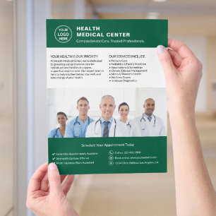 Logo Foto Arzt Gesundheitsklinik Grün Flyer
