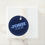 Logo für Navy Blue Name Geschenkanhänger<br><div class="desc">Schicken Sie sie mit einem Gefallen ab,  den sie bewundern werden,  und denken Sie daran! Diese Gefälligkeitsmarken haben Ihren Namen und Ihr Datum Logo auf der Vorderseite und platzieren für Ihre besondere Begrüßung und Nachricht auf der Rückseite.</div>