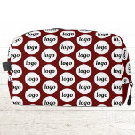 Logo-Muster Werbeaktion Business Burgundy Red Waschbeutel<br><div class="desc">Fügen Sie diesem Design Ihr eigenes Logo hinzu. Minimalistisch und beruflich. Ideal für ein Werbeprodukt für Ihre Mitarbeiter,  Mitarbeiter,  Kunden und Kunden. Ideal für Messe-,  Reise-,  Firmen- oder Sportveranstaltungen und Geschenke. Weitere Versionen finden Sie in der Auflistung.</div>