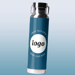 Logo-Text-Werbemarken Aquamarin grün Trinkflasche<br><div class="desc">Einfaches Logo und benutzerdefiniertes Textdesign,  um die Markenloyalität zu fördern und Ihr kleines Unternehmen zu fördern. Ersetzen Sie das Logo durch Ihr eigenes,  und ändern oder löschen Sie den oberen und unteren Text,  um es anzupassen. Perfekt für Werbezwecke und für Mitarbeiter,  Kunden und Kunden.</div>