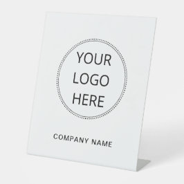 Logo und Firmenname hinzufügen Sockelschild