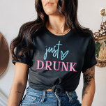 LOLA Betrunken in Liebe Nur Betrunken Neon Bachelo T-Shirt<br><div class="desc">Dieses "nur betrunkene" Bachelorette im Shirt zeichnet sich durch neon inspirierte Buchstaben in Rosa und Blau aus. Pair dieses Tee mit dem "betrunkenen in Liebe" Braut-Shirt für eine zusammenhängende Bachelorette Veranstaltung. 💜 Farben sind bearbeitbar! Klicken Sie auf 'Design bearbeiten',  um Ihre eigenen Farben zu erstellen.</div>