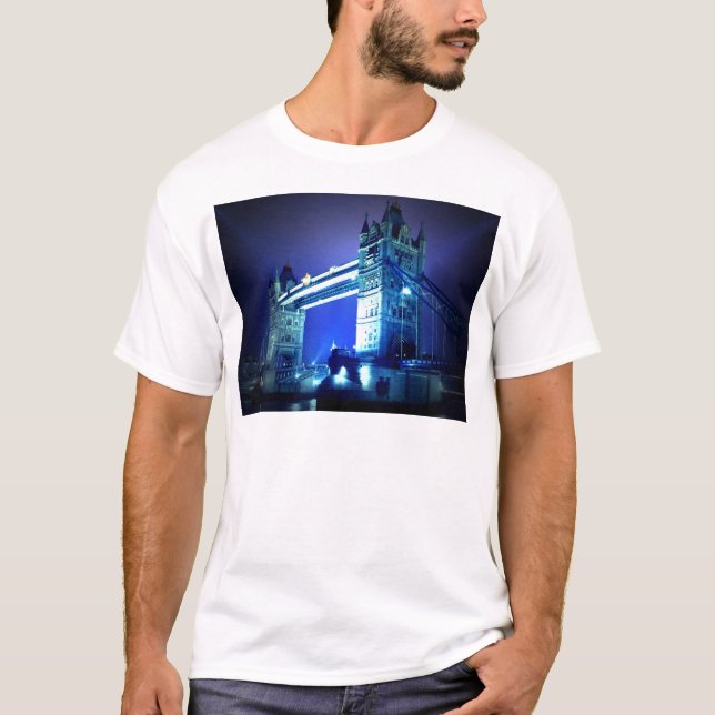 London Bridge bei Nacht T-Shirt (Vorderseite)
