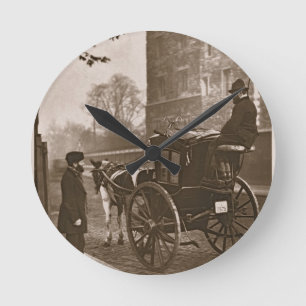 London Cabmen, von 'Street Life in London', 1877- Runde Wanduhr