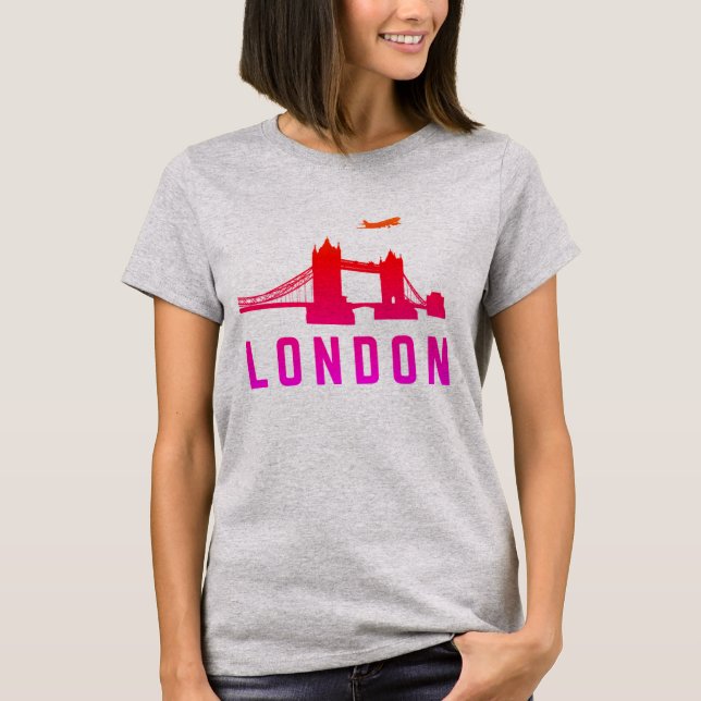 "London Chic: Urban Elegance" T-Shirt (Vorderseite)