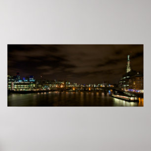 London-Skyline, die das Scherbe-Plakat zeigen Poster