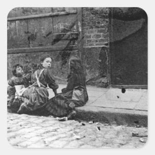 London Slums, Twine Court Quadratischer Aufkleber