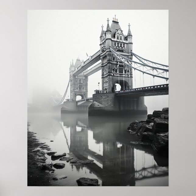 London Tower Bridge im Nebel Poster (Vorne)