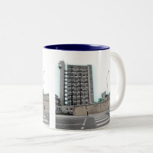 LONDON TRELLICK TOWER: STÄDTISCHES ARCHITEKTUR-FOT ZWEIFARBIGE TASSE