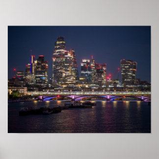 Londoner Skyline bei Nacht Poster