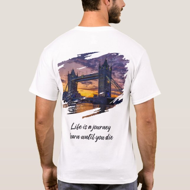 "Londoner Vermächtnis: Sunset Silhouette" T-Shirt (Rückseite)