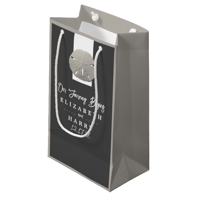 Lone Sand Dollar - Charcoal Gray - Beach Wedding Kleine Geschenktüte (Vorderseite Schrägansicht)