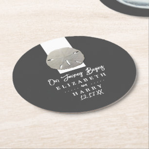 Lone Sand Dollar - Charcoal Gray - Beach Wedding Runder Pappuntersetzer