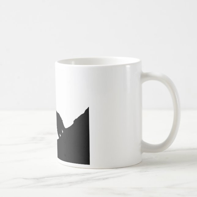 Lone Wolf Stehend auf einem Hügel Tasse (Rechts)