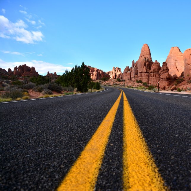 Lonely Road in Arches National Park Leinwanddruck (Von Creator hochgeladen)