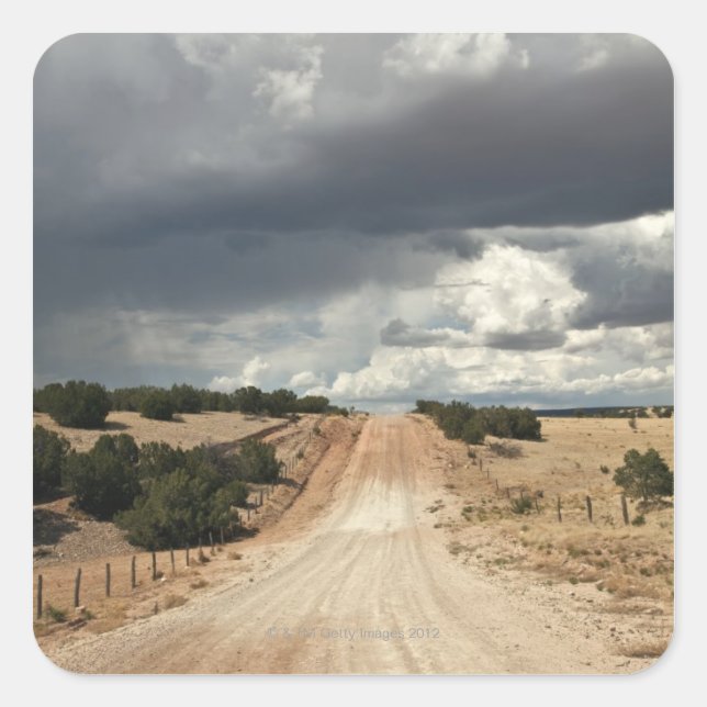 Looking down a dirt country road in NM with Quadratischer Aufkleber (Vorderseite)
