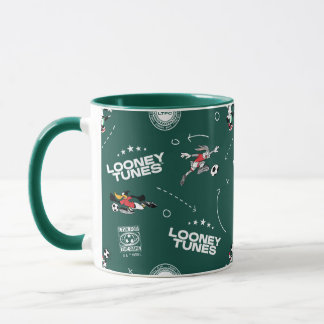 LOONEY TUNES™ Fußball-Spielfeld-Muster Tasse