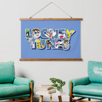 LOONEY TUNES™ Zeichen in Buchstaben Wandteppich Mit Holzrahmen