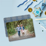 Looped Lettering Hanukkah Foto Card Feiertagskarte<br><div class="desc">Diese Grußkarte ist ideal für diejenigen,  die Hanukka feiern,  um Grüße mit Familie und Freunden zu teilen.</div>
