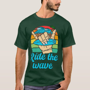 Loose reiten Das Wellenreiten im Surfboard ist Coo T-Shirt