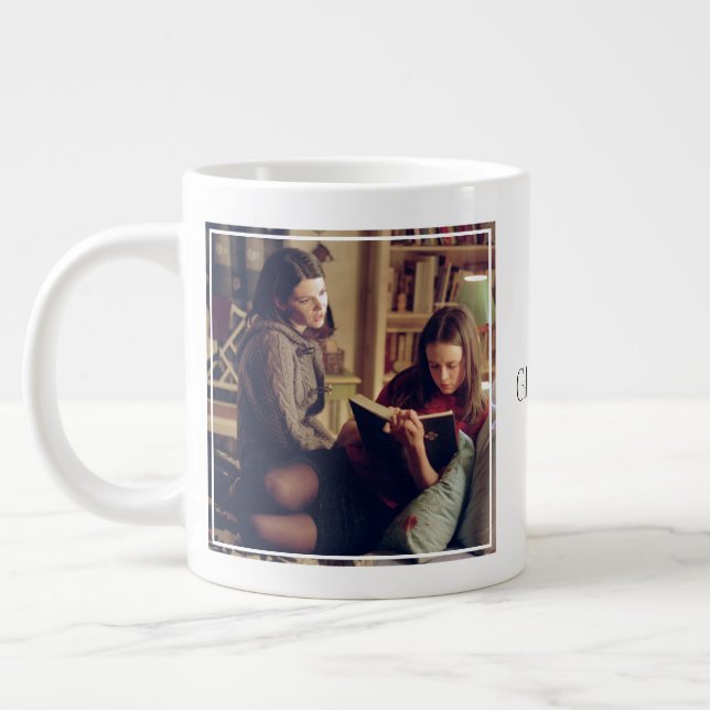 Lorelai und Rory Sitzen im Zimmer Jumbo-Tasse (Links)