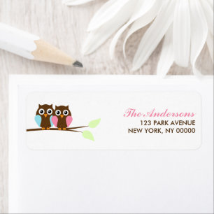 Löscht auf Rücksendeadressen-Aufklebern einer Zwei