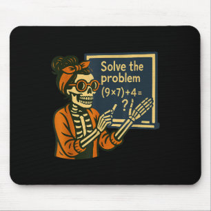 Löse das Problem 9x7+4 67 Meme Sechs Sieben Skelet Mousepad