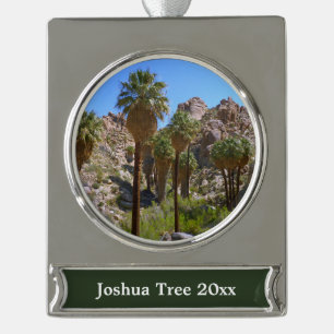 Lost Palms Oasis I im Joshua-Tree-Nationalpark Banner-Ornament Silber