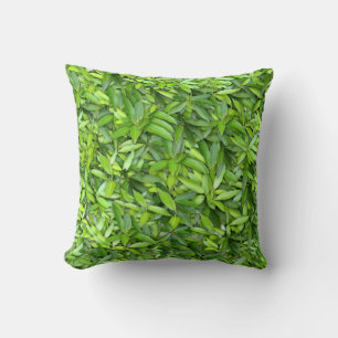 Lots of beautiful green leaves   kissen