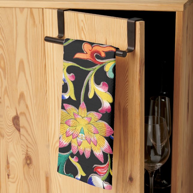 Lotus Blume und Wein Geschirrtuch (Drittel gefaltet)