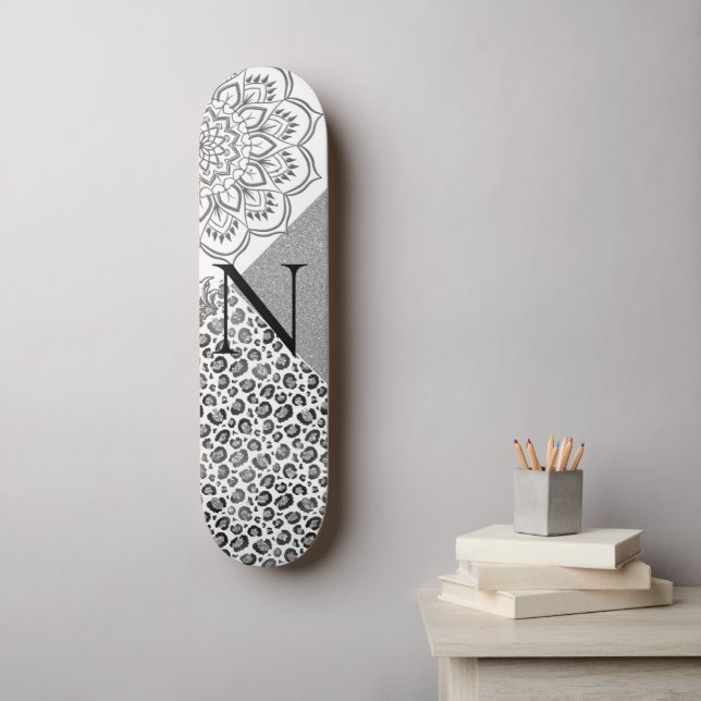 Lotus Mandala Leopard Silver Glitzer Monogram Skateboard (Wandkunst)