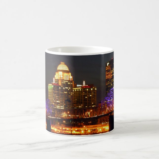 Louisvilleskyline-Tasse Tasse (Mittel)