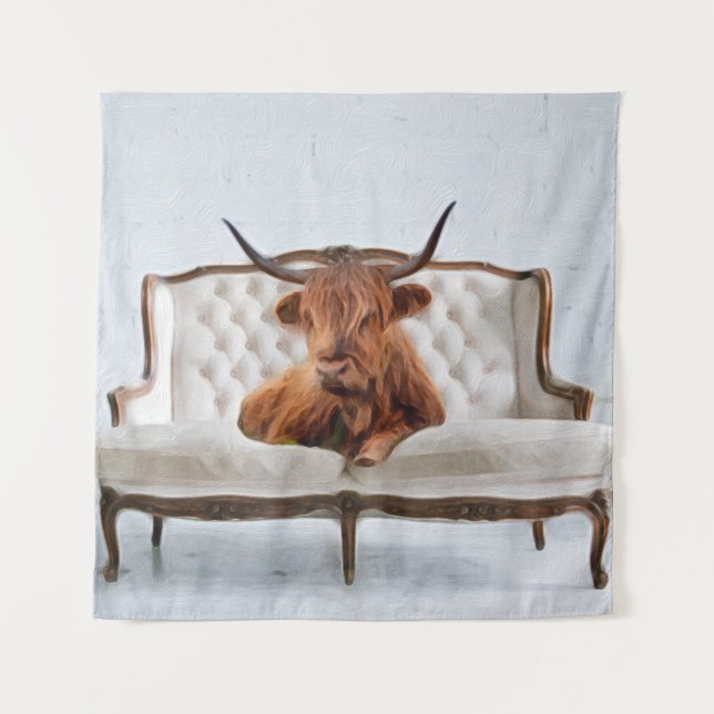 Lounging Highland Cow Tapestry Wandteppich (Vorderseite)
