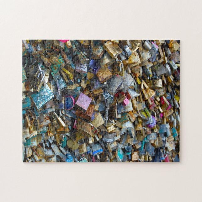 Louvre Paris. Puzzle (Horizontal)