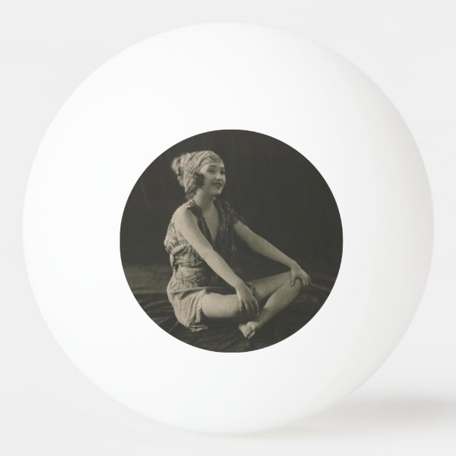 Love a Poor Maid Girl Sitting Cross Legs Tischtennisball (Vorderseite)